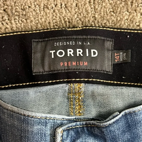 Torrid Distressed Denim Skinny Jean 14 Tall - Picture 2 of 2